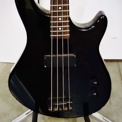 Dean Edge 09 4-String Bass Guitar 2014 - Classic Black image 2