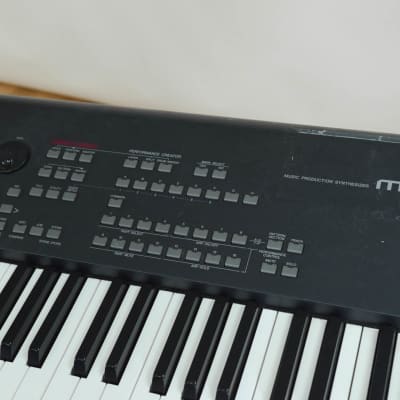 Yamaha MOX8  Key Synthesizer Workstation NO POWER SUPPLY As Is