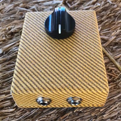 Stami's Customs - Tweedy Bird 16 Ohm 65 Watt Speaker Attenuator for Tube Amp in Lacquered Tweed image 3