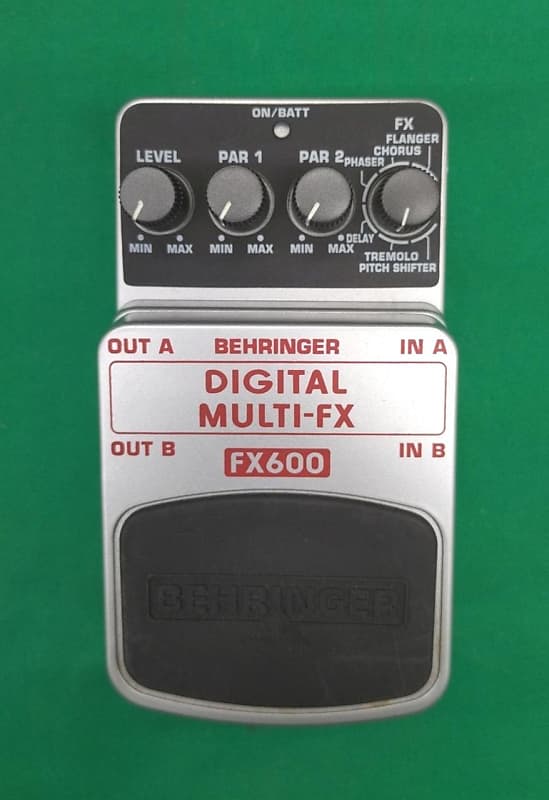 Behringer FX600