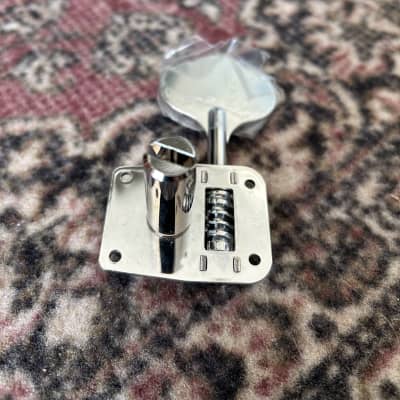 Fender Player Mustang Bass Tuners / Tuning Pegs Precision Chrome Vintage Style image 6