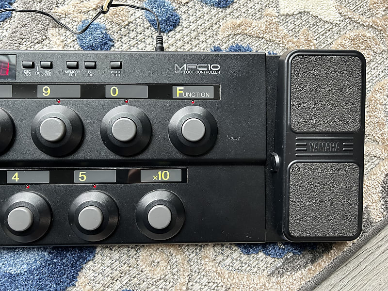 Yamaha MFC10 MIDI Foot Controller