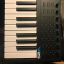 Alesis VI25 USB MIDI Keyboard / Pad Controller