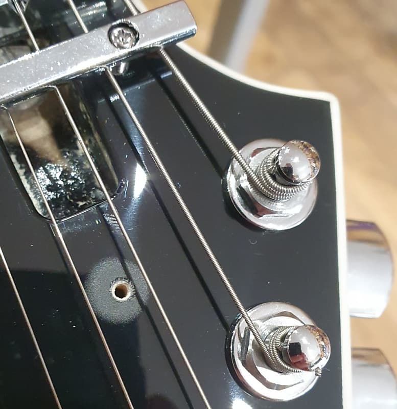 ESP Edwards E-SCYTHE, Alexi Laiho Signature (B stock) White ESP Edwards E-SCYTHE, Alexi Laiho Signature (B stock) White