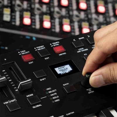 M-Audio Oxygen Pro 61 – Clavier maître USB-MIDI 61 touches avec pads,  potentiomètres & Support pour clavier pré-assemblé double embase RockJam  Xfinity