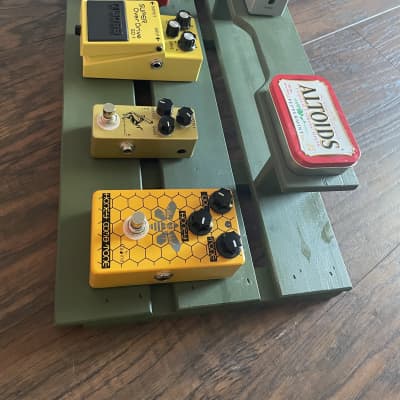 Rock and Groove Pedalboards Crate Rigs 2022 Matte Military Green with Wood Texture image 2