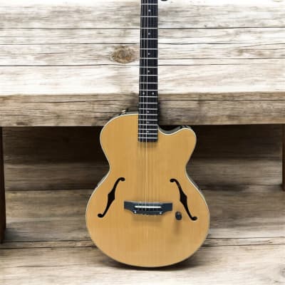 YAMAHA AEX 500 electric guitars