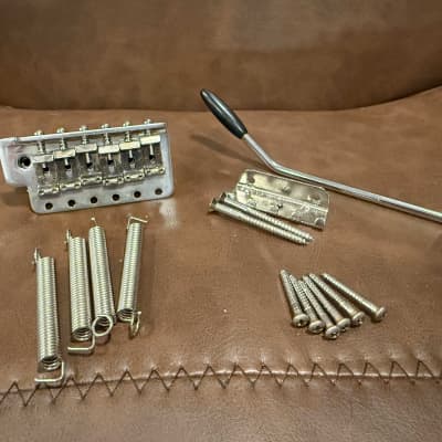 Fender Vintage/Narrow Strat Tremolo Assembly Chrome