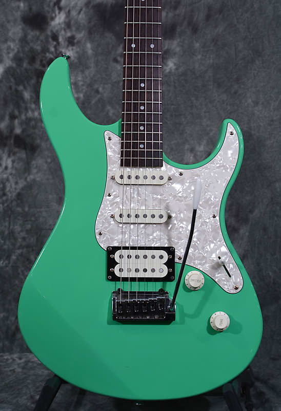Amazon.com: Yamaha Pacifica Standard Plus Electric Guitar