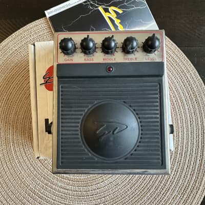 希少 GEORGE DENNIS King Bee Distortion George Dennis King Bee Distortion | Reverb
