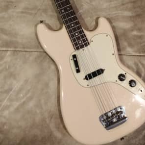 Fender Musicmaster 1978 Shell Pink Refin image 4
