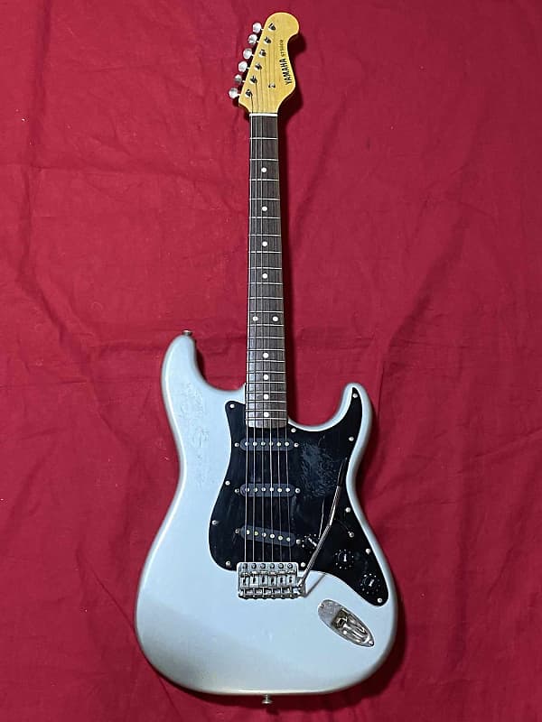 Yamaha ST-500R Satin silver Japan Vintage 1980's Electric Guitar