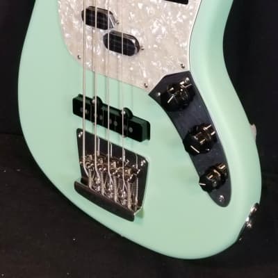 Fender American Performer Mustang Electric Bass Guitar, Rosewood Fingerboard, Satin Surf Green, Bag image 2