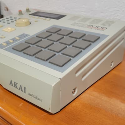 Akai MPC2000 MIDI Production Center image 7