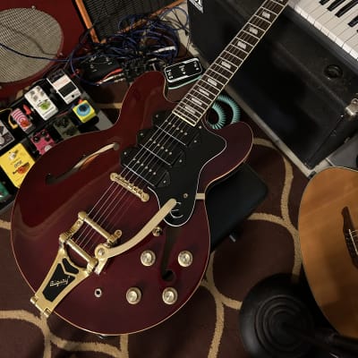 エピフォン リビエラ カスタム P93 P90×3 Epiphone P93 Riviera Custom, 3 P-90 Pickups, Wine Red Finish