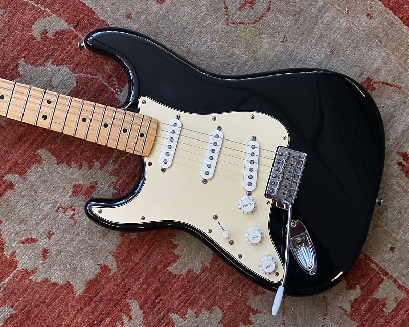 Lefty 2012 MIM Fender Standard Stratocaster image 1