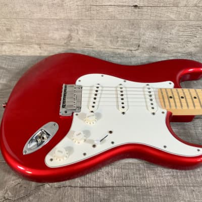 Fender American Standard Stratocaster 2005 Candy Apple Red Fender American Standard Stratocaster 2005 Candy Apple Red