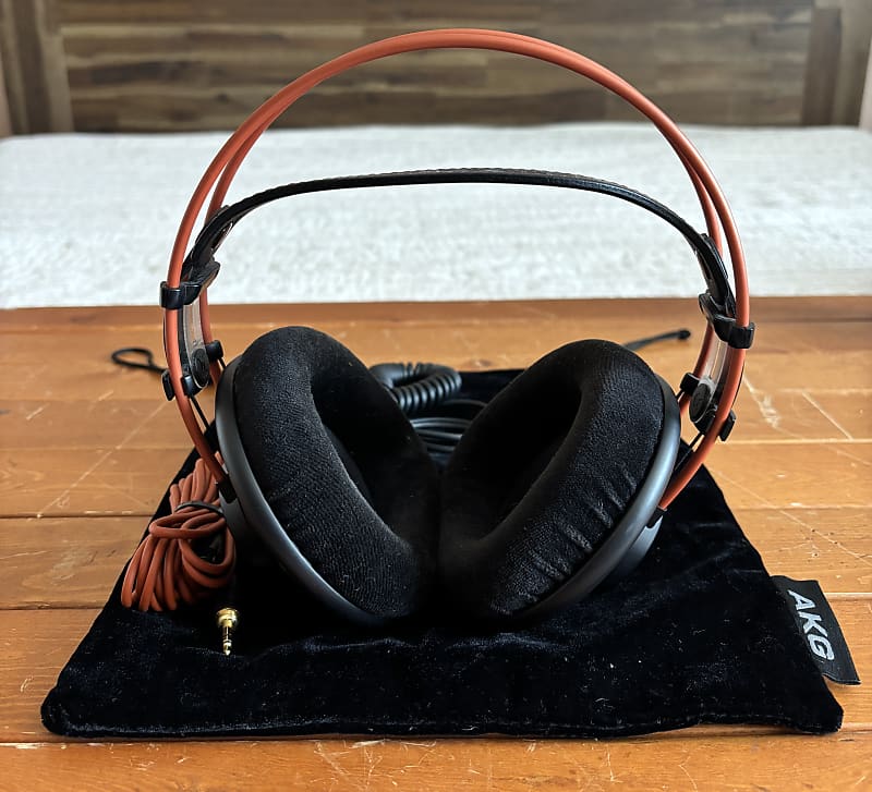 AKG Headphones - K712 Pro - Professional Reference Mixing Mastering Monitoring - Lowest Price on Reverb  			
