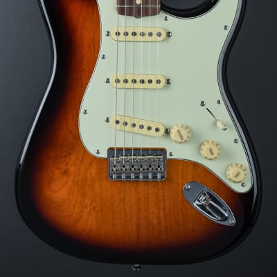 Fender Robert Cray Stratocaster - 3 Color Sunburst image 2