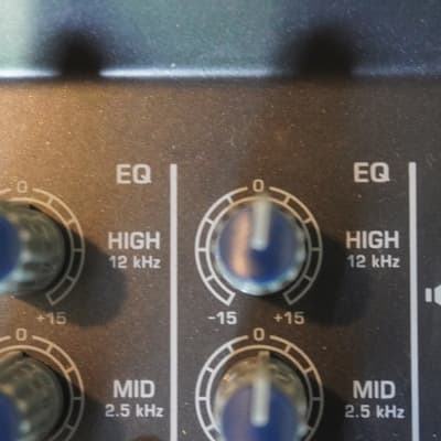 Behringer Xenyx QX602MP3 6-Input Mixer image 8