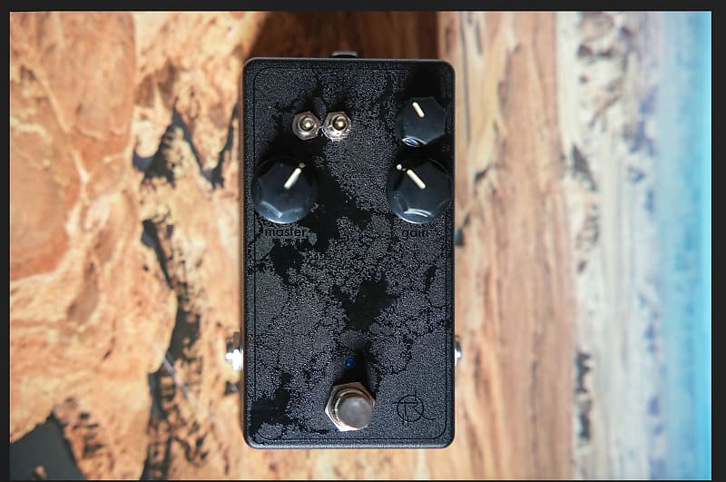 Dark Stain Darkglass B3K Bass preamp distortion overdrive Reverb