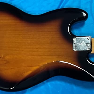 Fender "Gold Foil" Jazz, 2-Tone Sunburst / Ebony image 5