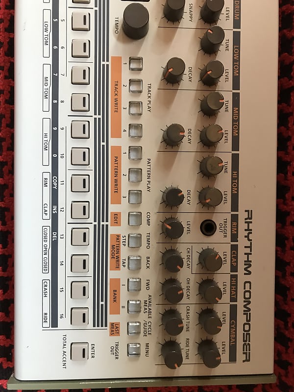 Roland TR-09 | MUSIC STORE professional