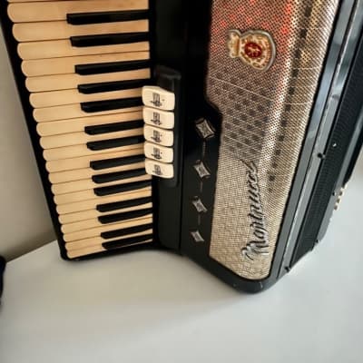 Marinucci 120 Bass Piano Accordion image 2