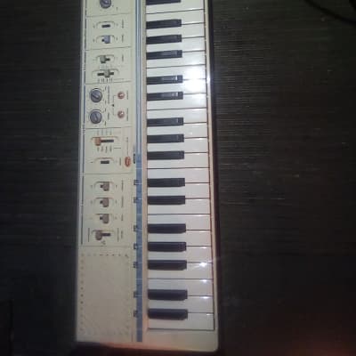 Casio MT-45 Casiotone 49-Key Synthesizer 1980s - White