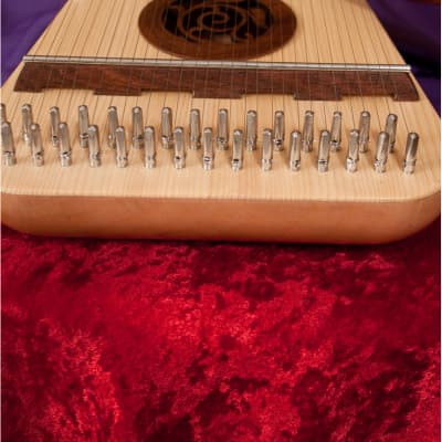 Roosebeck PSRARR Alto Rounded Psaltery Right-Handed w/Psaltery Bow, Tuning Tool & Rosin image 3