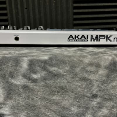 Akai MPK Mini MKII - White image 4