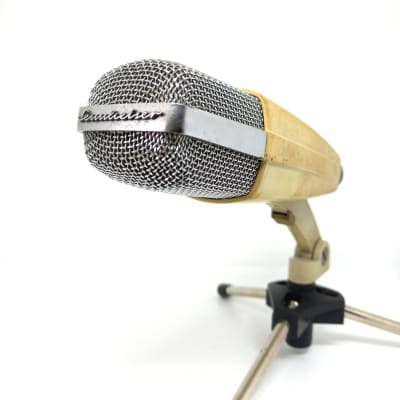 Sennheiser MD 421-2 Cardioid Dynamic Microphone | Reverb Canada