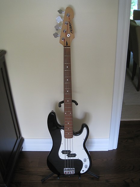 Peavey INTERNATIONAL SERIES MILESTONE II LATE 80S TO MID 90S BLACK