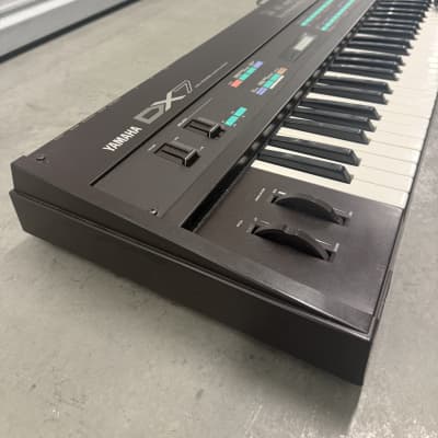 Yamaha DX7 Programmable Algorithm Synthesizer 1983 - 1987 - Black