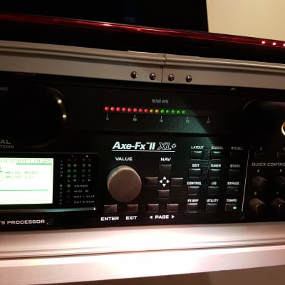 Fractal Audio Axe FX II XL+ & Furman PL Plus C & Gator Rack Case