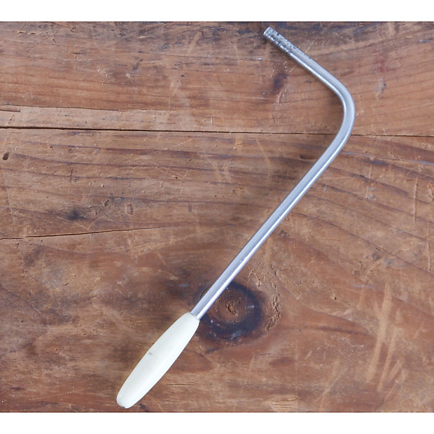 Fender mustang store tremolo arm