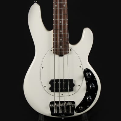 Sterling by Music Man Ray4 RAYSS4-OWH-R1 Olympic White Sterling by Music Man Ray4 RAYSS4-OWH-R1 Olympic White