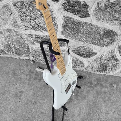 Fender Player Series Stratocaster - Polar White image 5