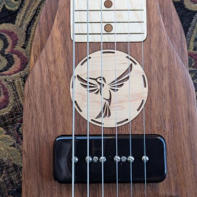 Calico Guitars Headless Lap Steel 2025 - Walnut and Maple - Lollar P90 Pickup - 20" Scale - With Padded Gig Bag image 4