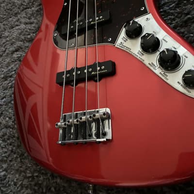 Fender American Deluxe Jazz Bass Guitar 2001 - Crimson Red image 4