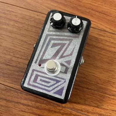 Devi Ever : FX Bit: Legend Of Fuzz 2010s Limited Edition Painted Enclosure image 1