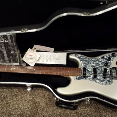 Fender American Deluxe Stratocaster with Rosewood Fretboard 2004 - 2010 - Chrome Silver image 3