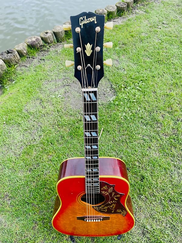 Gibson Hummingbird 1967 - Cherry Sunburst | Reverb