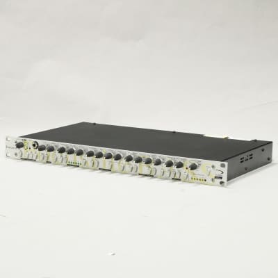 Focusrite Platinum Bass Factory 多機能ベースプリアンプ