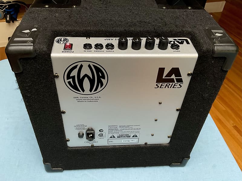 SWR LA12 ベースアンプ コンボ 　エスダブリューアール SWR LA12 ベースアンプ コンボ エスダブリューアール