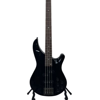 Yamaha BB Series Guitare Basse Électrique 4-Cordes – Noir
