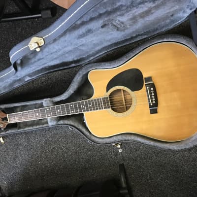 Takamine Pro series vintage acoustic -electric guitar Japan 1984 thin body with nice hard case in very good condition image 4