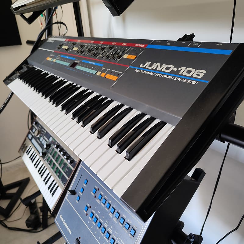 Roland Juno-106 61-Key Programmable Polyphonic Synthesizer 1984 - 1985 - Black image 1