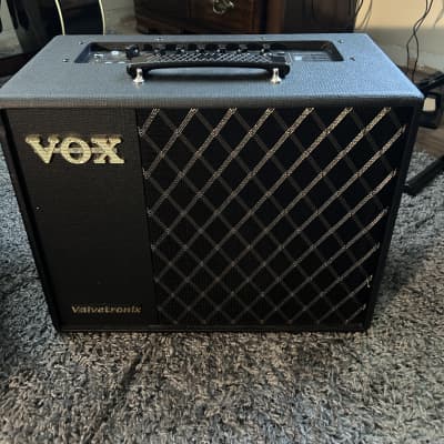 Vox Valvetronix VT40+ 40-Watt 1x10 Modeling Guitar Combo Amp