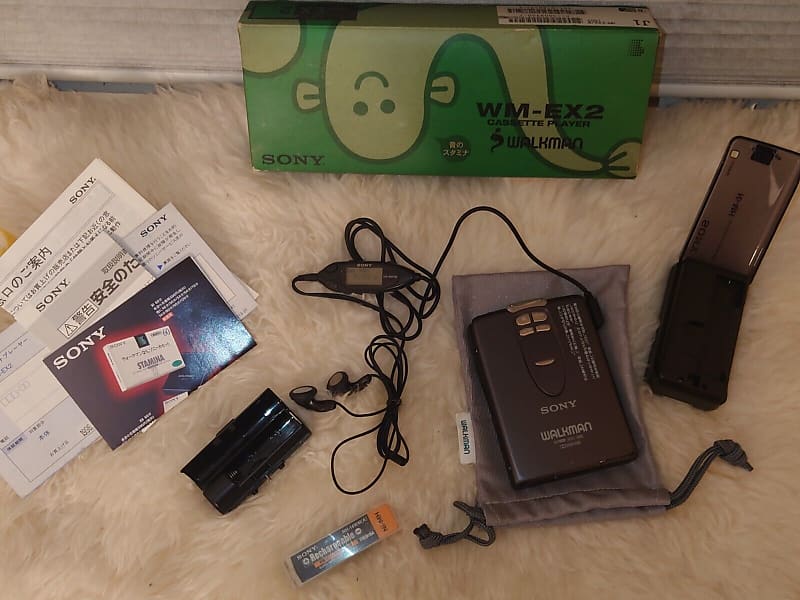 Vintage Sony Walkman WM-FX21 Cassette Player AM/FM Radio with HEADPHONES  see des